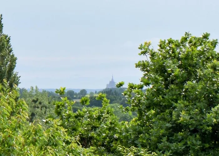 Pet Friendly In Marcey-les-Grèves