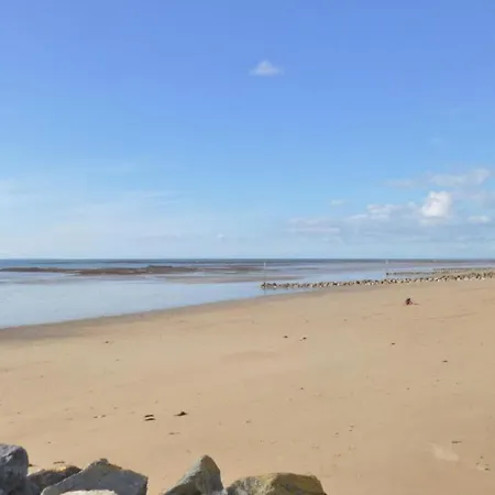 Pet Friendly In * Marcey-les-Grèves