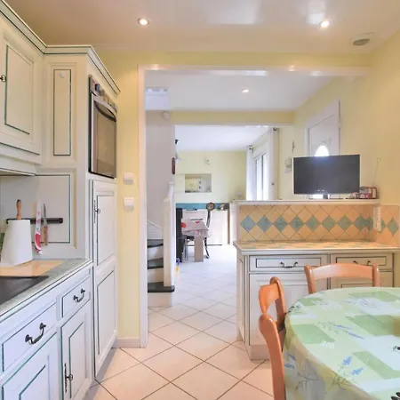 Lovely In With Kitchen