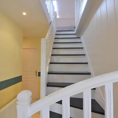 Lovely In With Kitchen Holiday home
