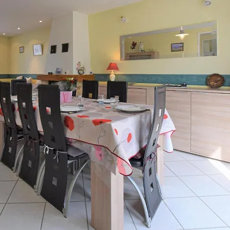 Holiday home Lovely In With Kitchen