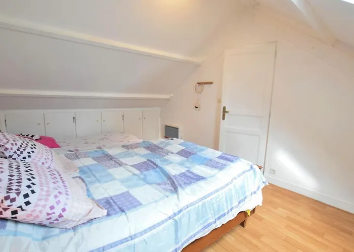 Pet Friendly In Marcey-les-Grèves